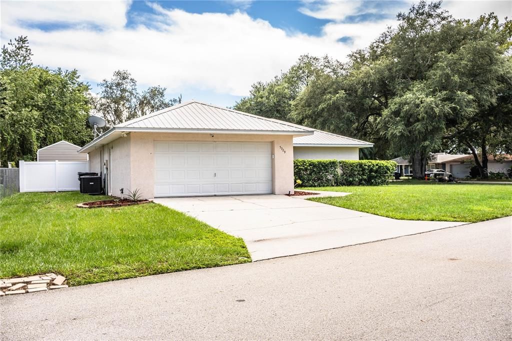 Active With Contract: $259,900 (3 beds, 2 baths, 1225 Square Feet)