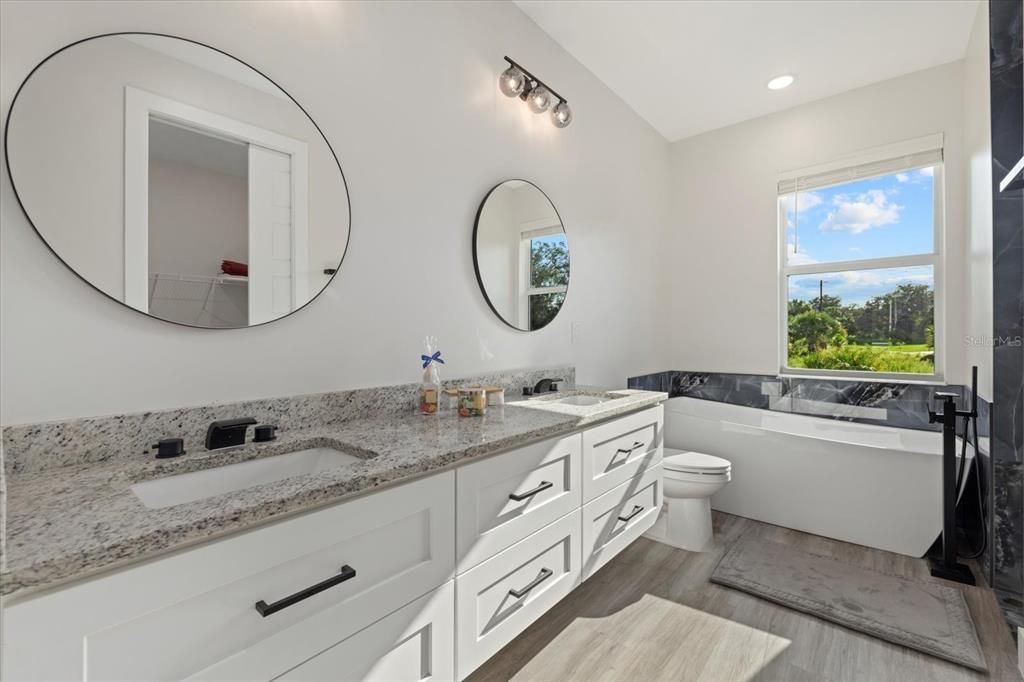 For Rent: $6,000 (3 beds, 2 baths, 1429 Square Feet)