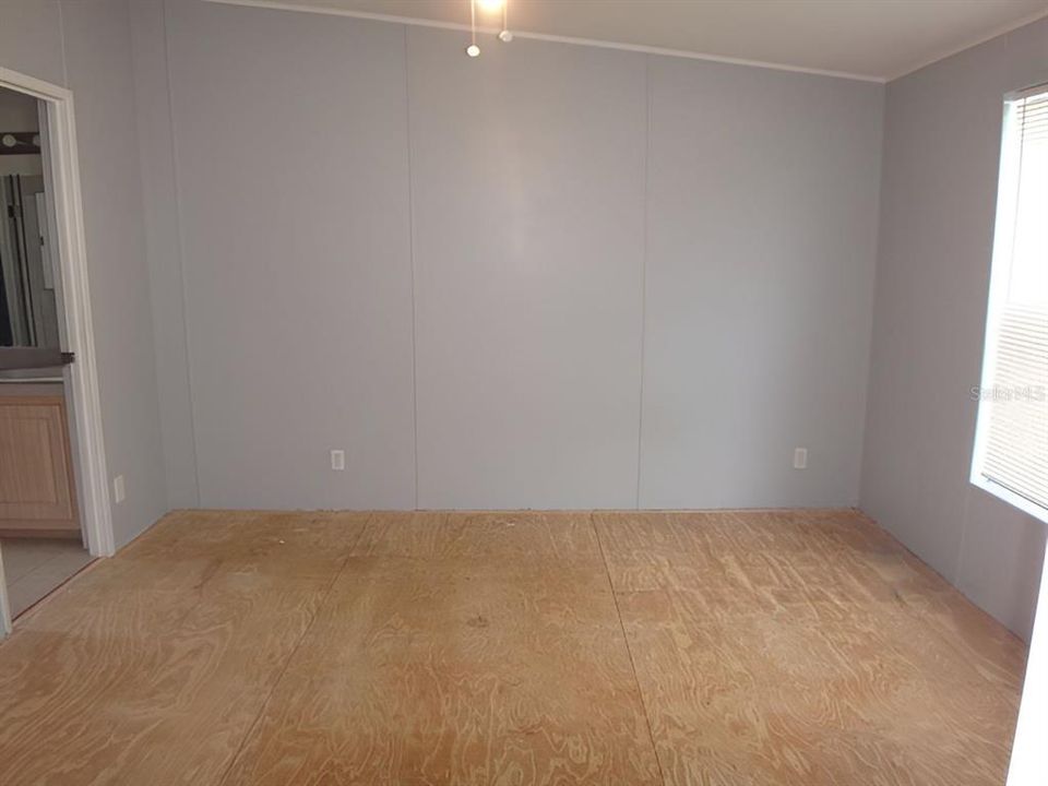 Activo con contrato: $209,900 (3 camas, 2 baños, 1566 Pies cuadrados)