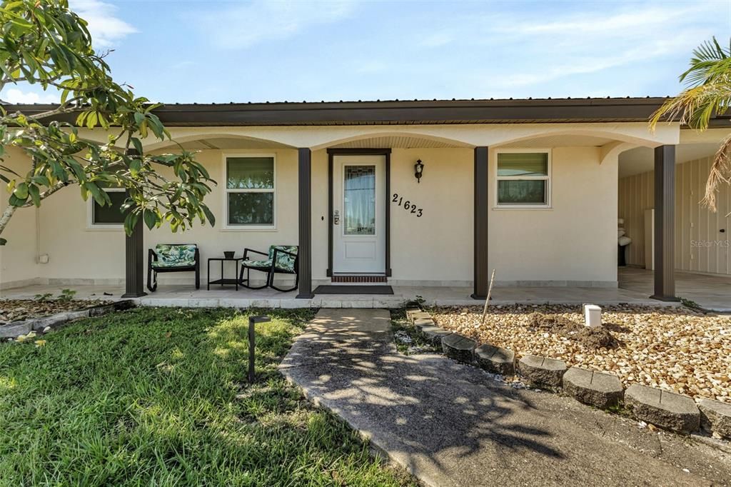 For Sale: $649,000 (2 beds, 2 baths, 1286 Square Feet)