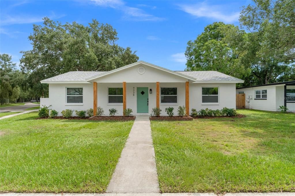 Active With Contract: $600,000 (4 beds, 2 baths, 1834 Square Feet)