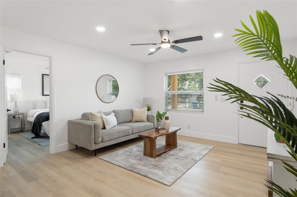 Active With Contract: $600,000 (4 beds, 2 baths, 1834 Square Feet)