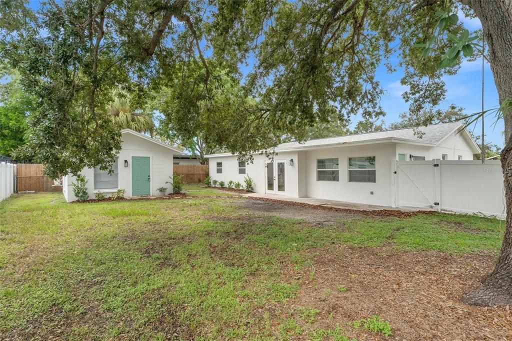 Active With Contract: $600,000 (4 beds, 2 baths, 1834 Square Feet)