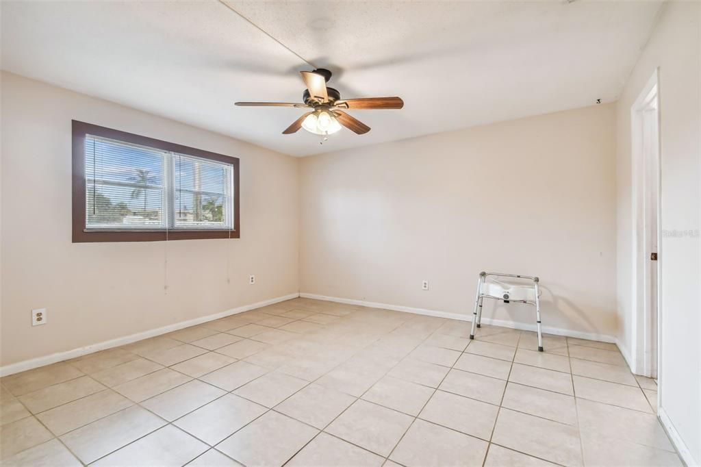 For Sale: $135,000 (2 beds, 2 baths, 1110 Square Feet)