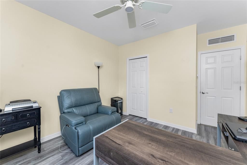 For Sale: $319,900 (3 beds, 2 baths, 1552 Square Feet)