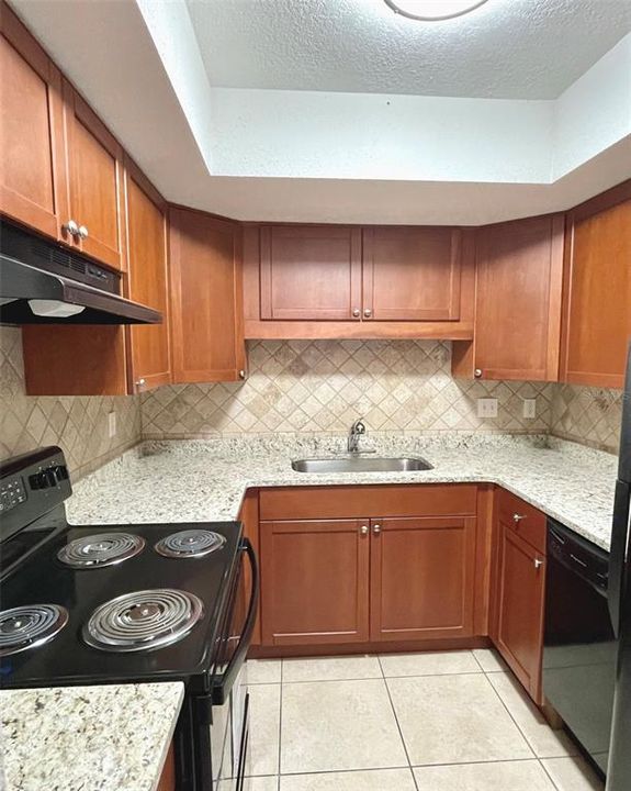 For Rent: $1,345 (1 beds, 1 baths, 750 Square Feet)