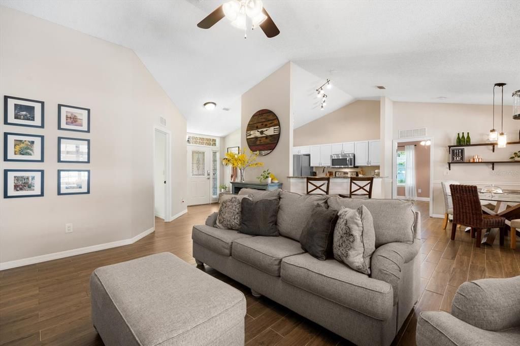 Active With Contract: $449,000 (4 beds, 2 baths, 1760 Square Feet)