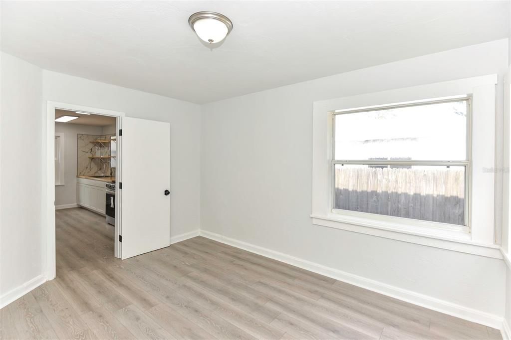 For Sale: $255,000 (2 beds, 1 baths, 788 Square Feet)