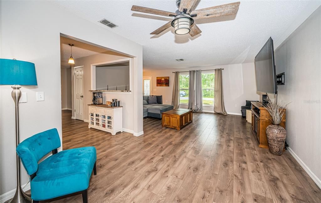 DINING ROOM AREA