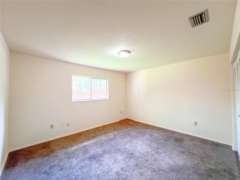 For Rent: $1,100 (2 beds, 1 baths, 896 Square Feet)