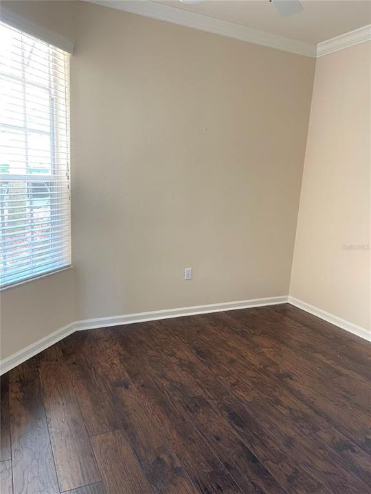 For Rent: $2,100 (3 beds, 2 baths, 1367 Square Feet)