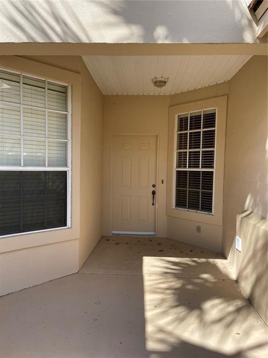 For Rent: $2,100 (3 beds, 2 baths, 1367 Square Feet)