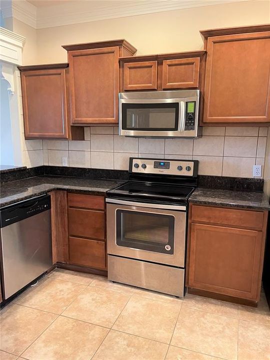 For Rent: $2,100 (3 beds, 2 baths, 1367 Square Feet)