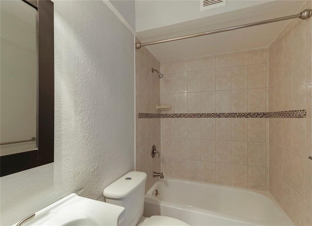 For Rent: $2,575 (3 beds, 2 baths, 1405 Square Feet)