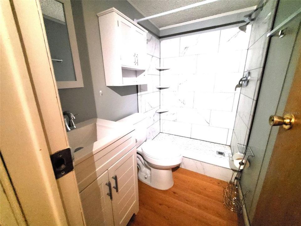 2nd bathroom