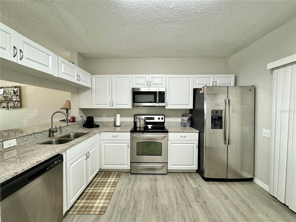 For Rent: $1,950 (2 beds, 2 baths, 1184 Square Feet)