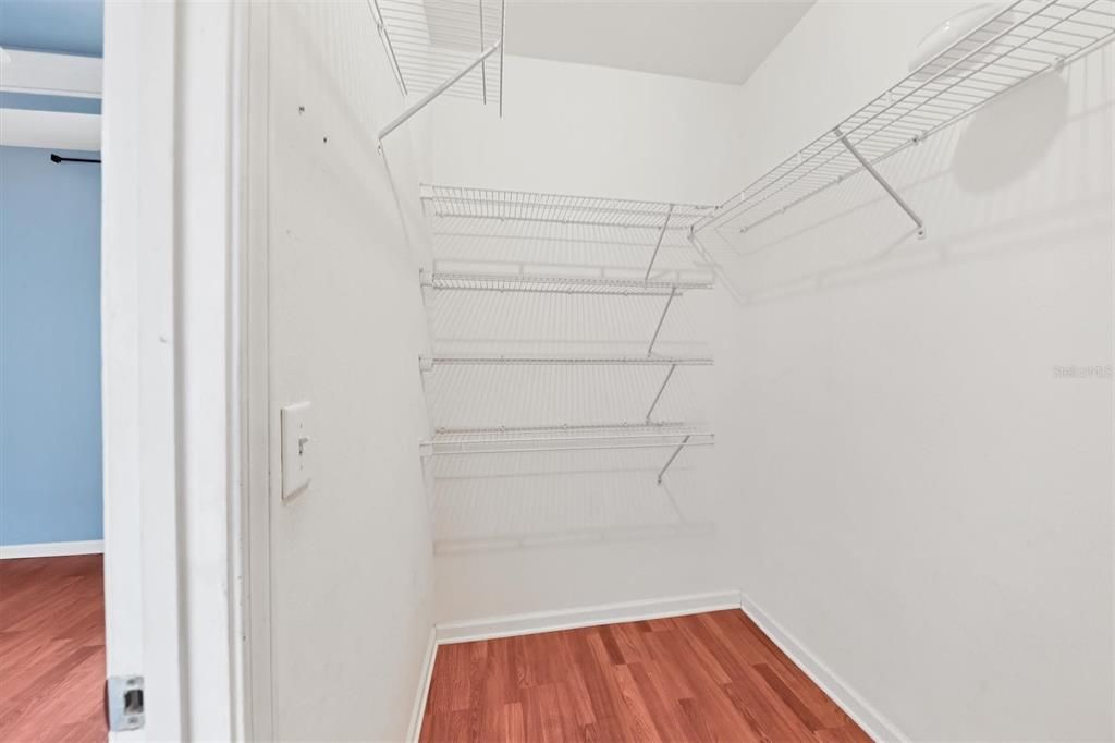 Active With Contract: $179,000 (1 beds, 1 baths, 794 Square Feet)