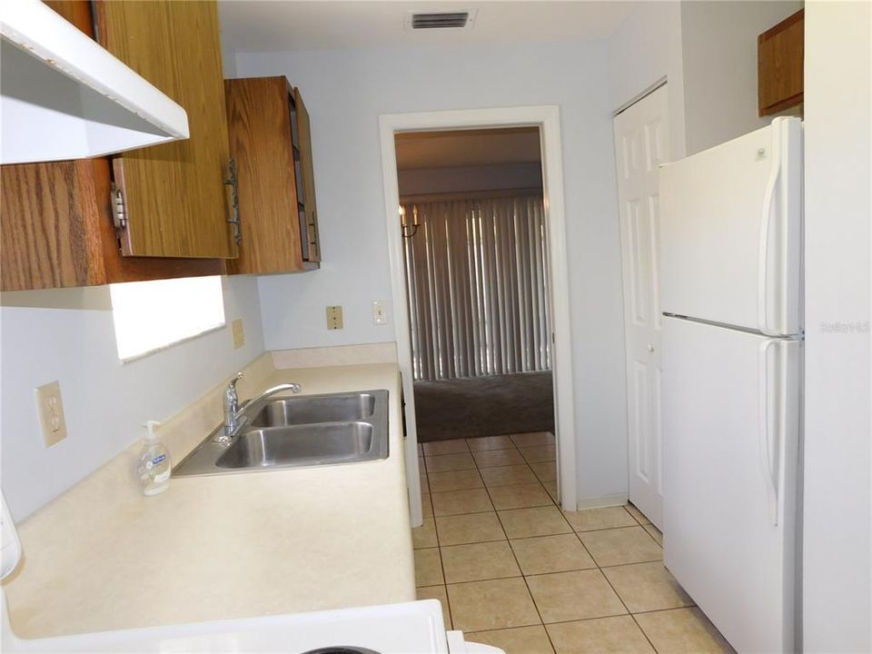 For Rent: $1,150 (1 beds, 1 baths, 595 Square Feet)