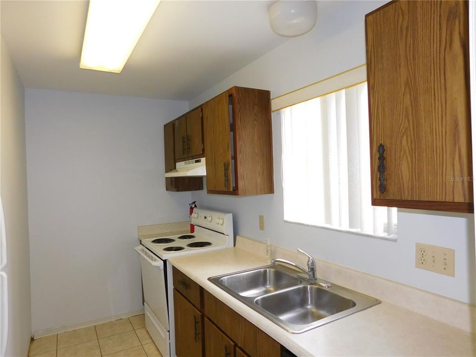 For Rent: $1,150 (1 beds, 1 baths, 595 Square Feet)