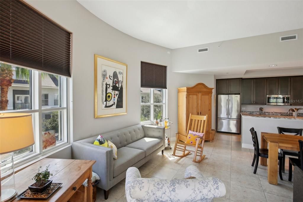 For Sale: $1,195,000 (2 beds, 2 baths, 1944 Square Feet)