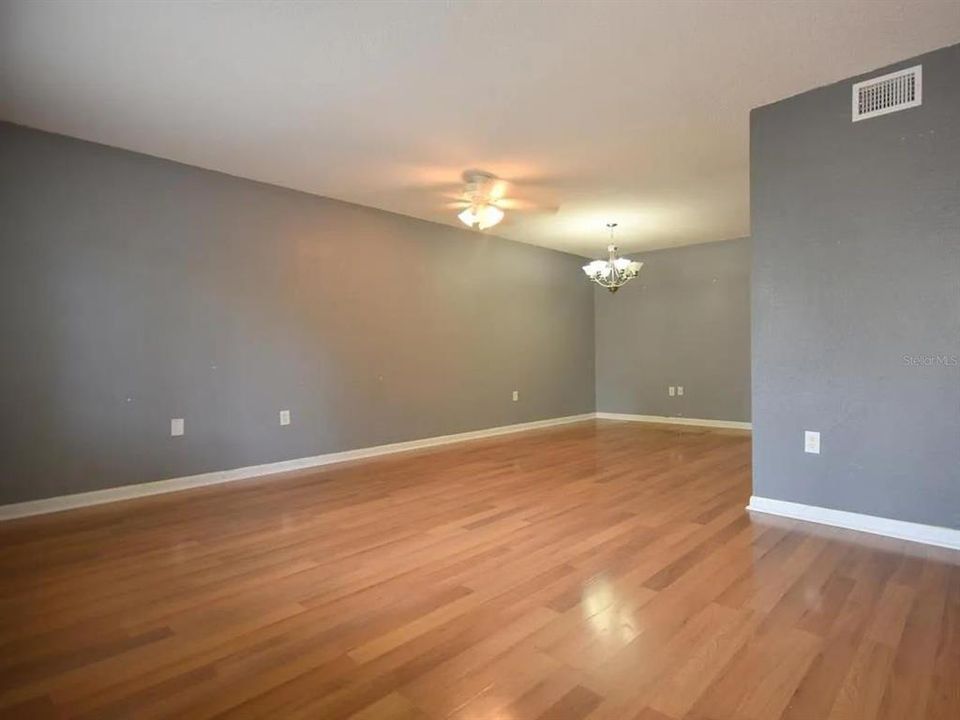 For Rent: $1,500 (3 beds, 2 baths, 1384 Square Feet)