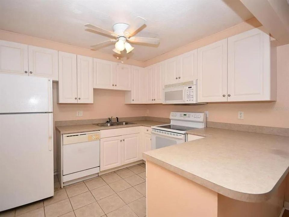 For Rent: $1,500 (3 beds, 2 baths, 1384 Square Feet)