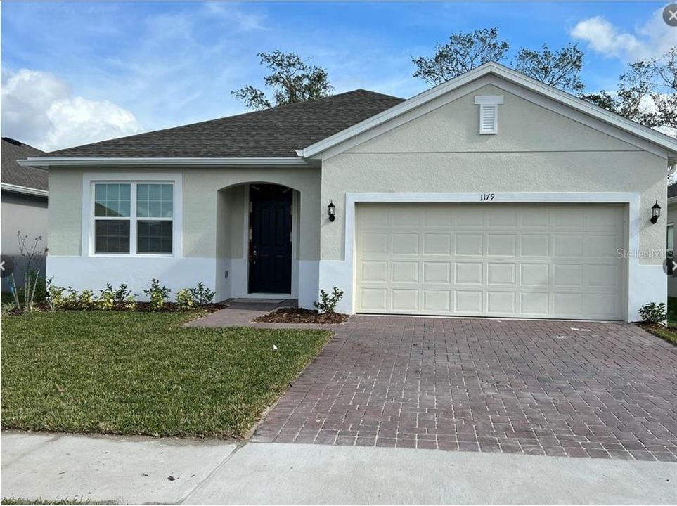 For Rent: $2,650 (4 beds, 3 baths, 2098 Square Feet)