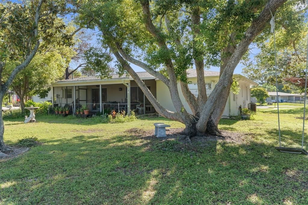 For Sale: $295,000 (3 beds, 2 baths, 1679 Square Feet)