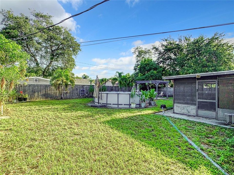 For Sale: $280,000 (3 beds, 2 baths, 1084 Square Feet)