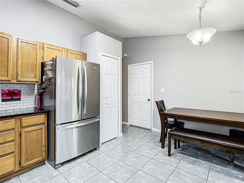 For Sale: $280,000 (3 beds, 2 baths, 1084 Square Feet)