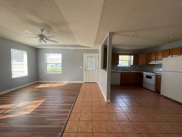 For Rent: $1,750 (3 beds, 2 baths, 1196 Square Feet)