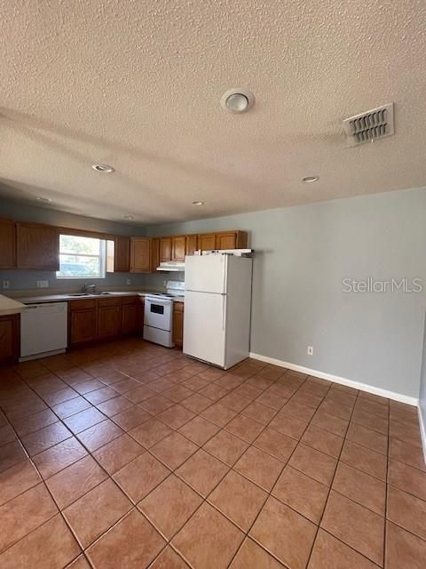 For Rent: $1,750 (3 beds, 2 baths, 1196 Square Feet)