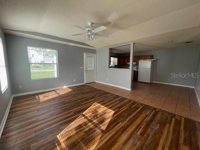 For Rent: $1,750 (3 beds, 2 baths, 1196 Square Feet)