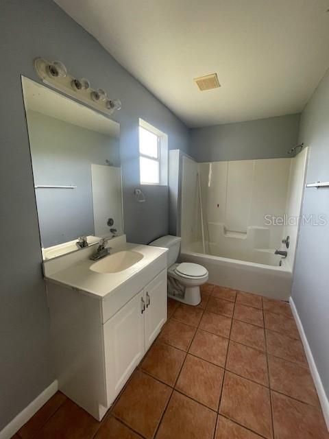 For Rent: $1,750 (3 beds, 2 baths, 1196 Square Feet)