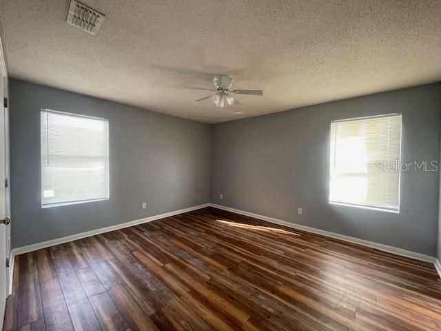 For Rent: $1,750 (3 beds, 2 baths, 1196 Square Feet)