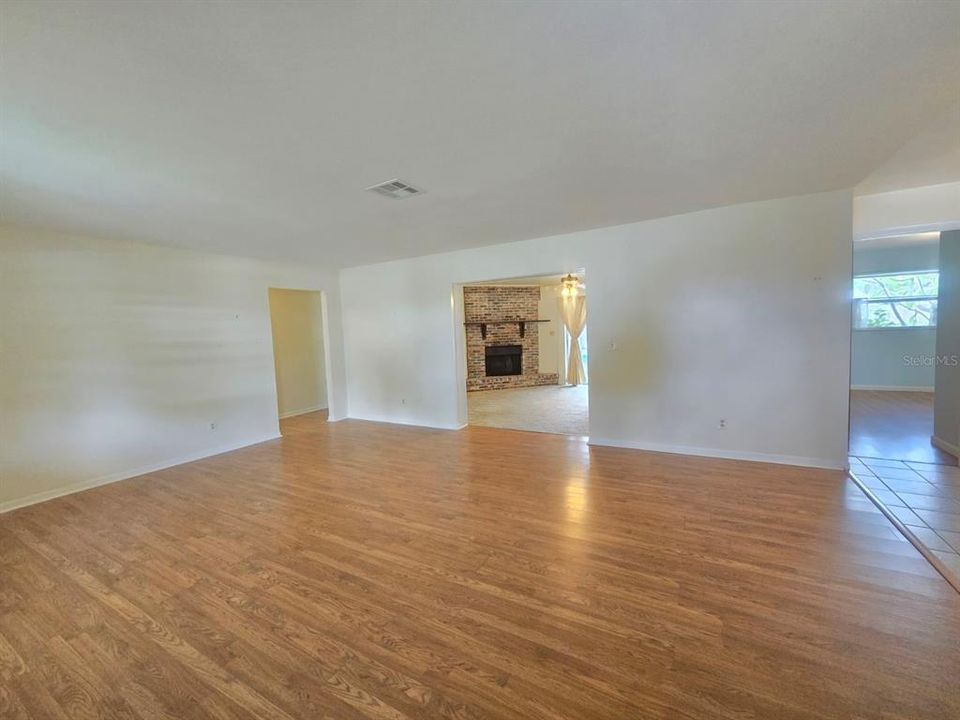 Active With Contract: $339,000 (3 beds, 2 baths, 1704 Square Feet)