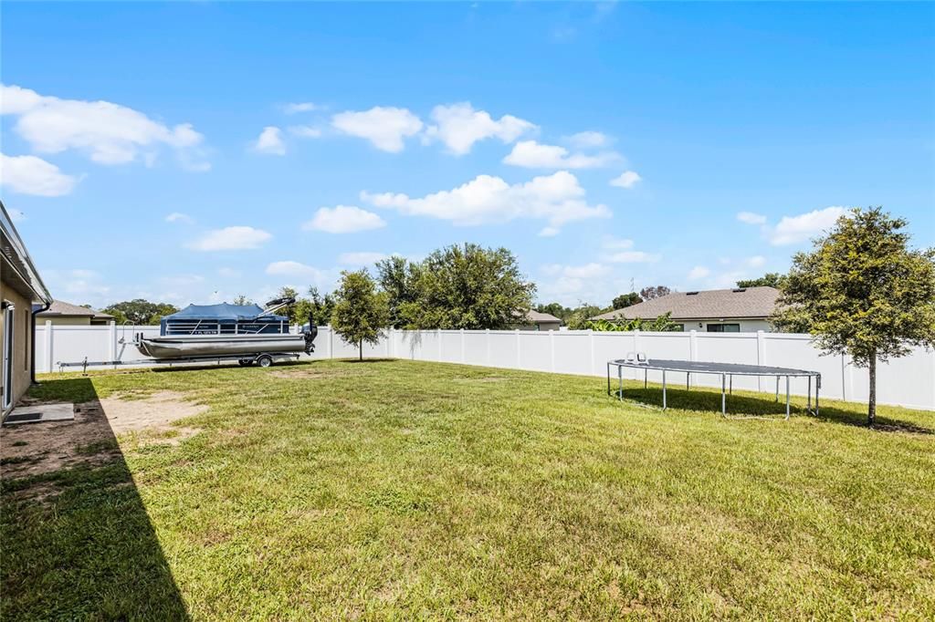 Active With Contract: $315,900 (3 beds, 2 baths, 1456 Square Feet)