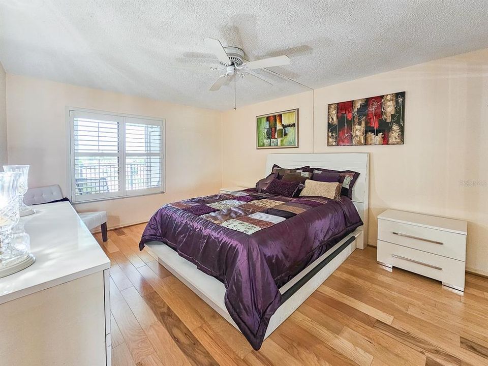 For Sale: $349,000 (2 beds, 2 baths, 1344 Square Feet)