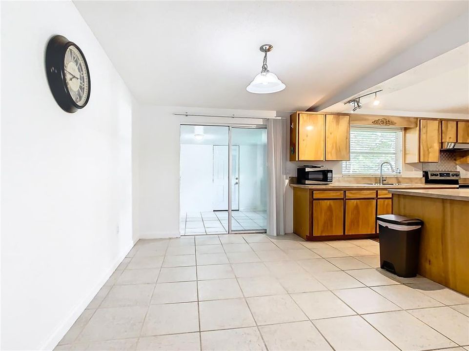 For Sale: $249,900 (2 beds, 2 baths, 1434 Square Feet)