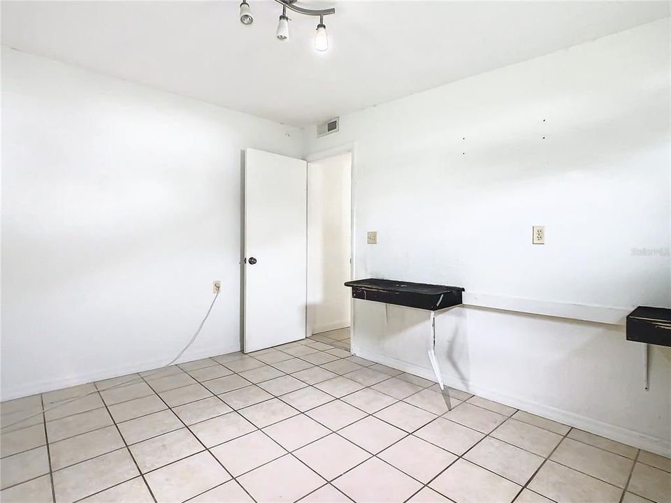 For Sale: $249,900 (2 beds, 2 baths, 1434 Square Feet)