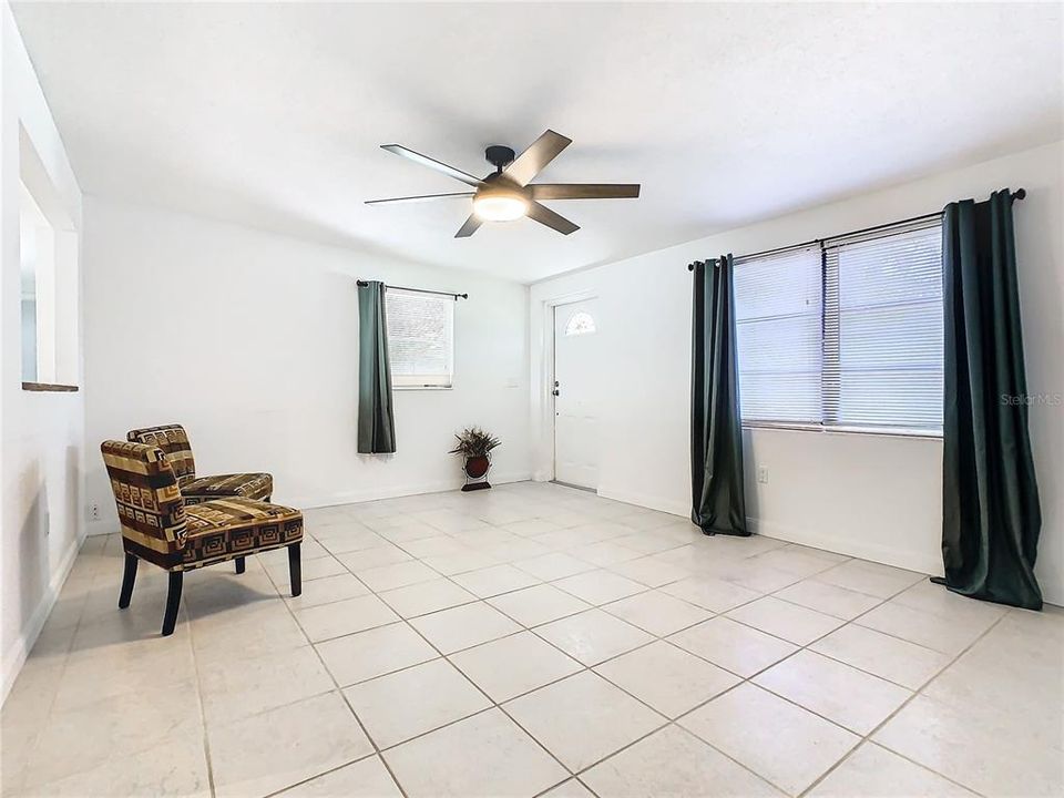 For Sale: $249,900 (2 beds, 2 baths, 1434 Square Feet)