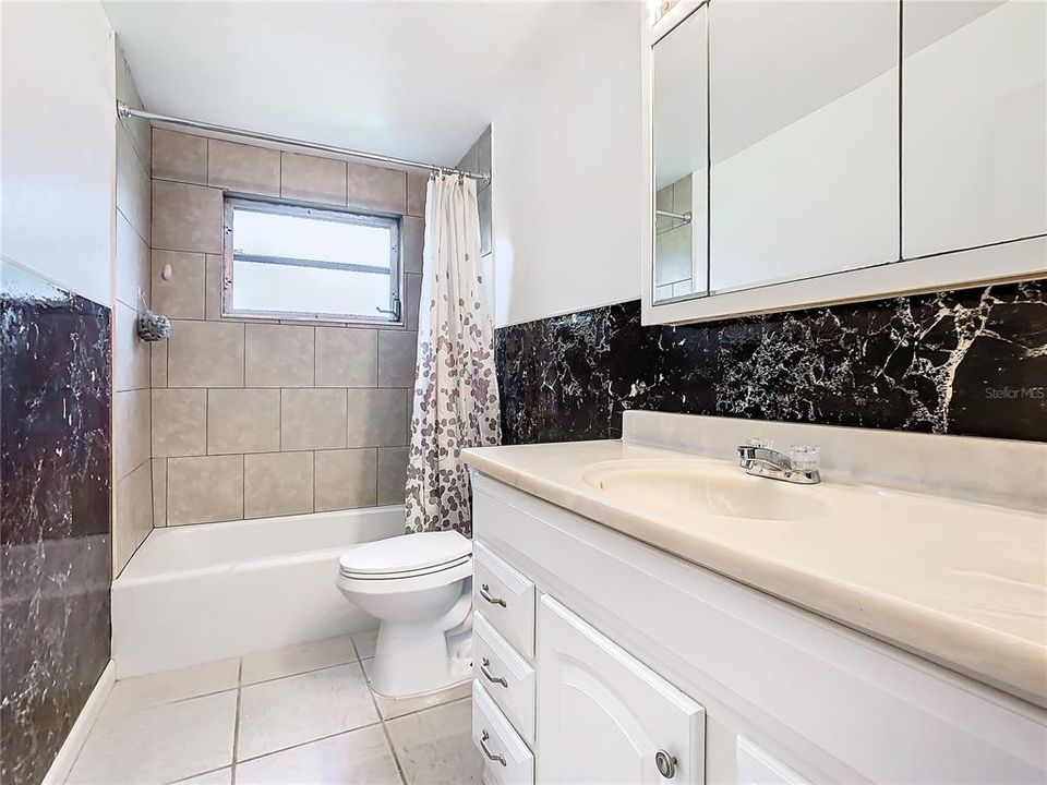 For Sale: $249,900 (2 beds, 2 baths, 1434 Square Feet)