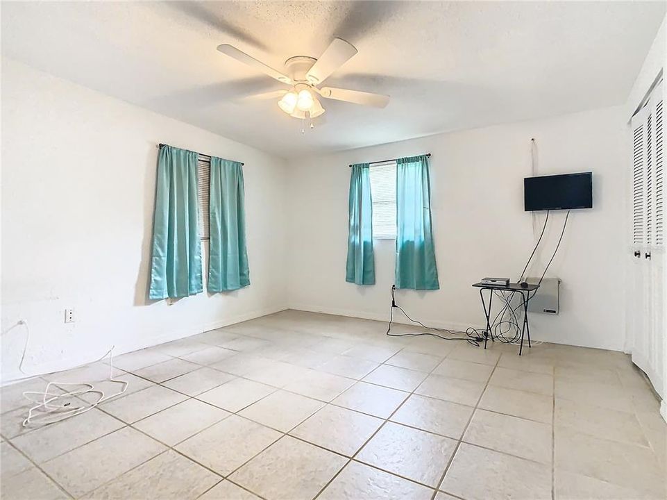 For Sale: $249,900 (2 beds, 2 baths, 1434 Square Feet)