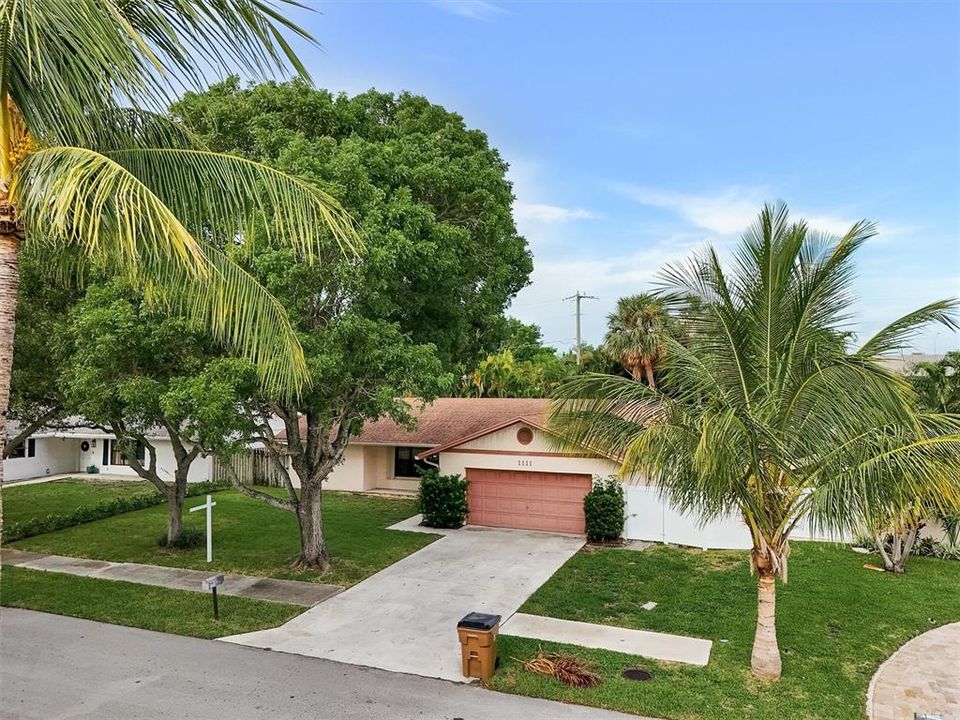 For Sale: $699,999 (3 beds, 2 baths, 1636 Square Feet)