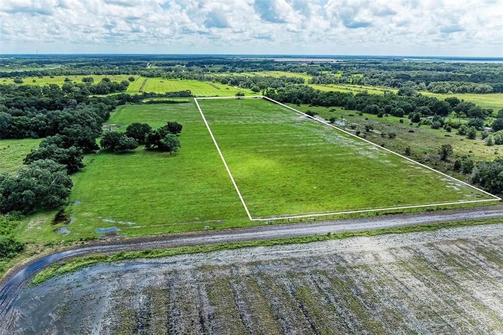 На продажу: $525,000 (10.00 acres)