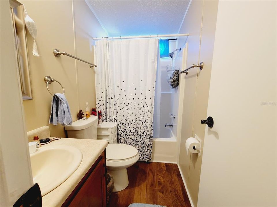 For Sale: $199,900 (3 beds, 2 baths, 1081 Square Feet)