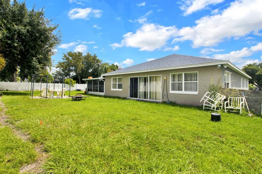 For Sale: $400,000 (3 beds, 2 baths, 2337 Square Feet)