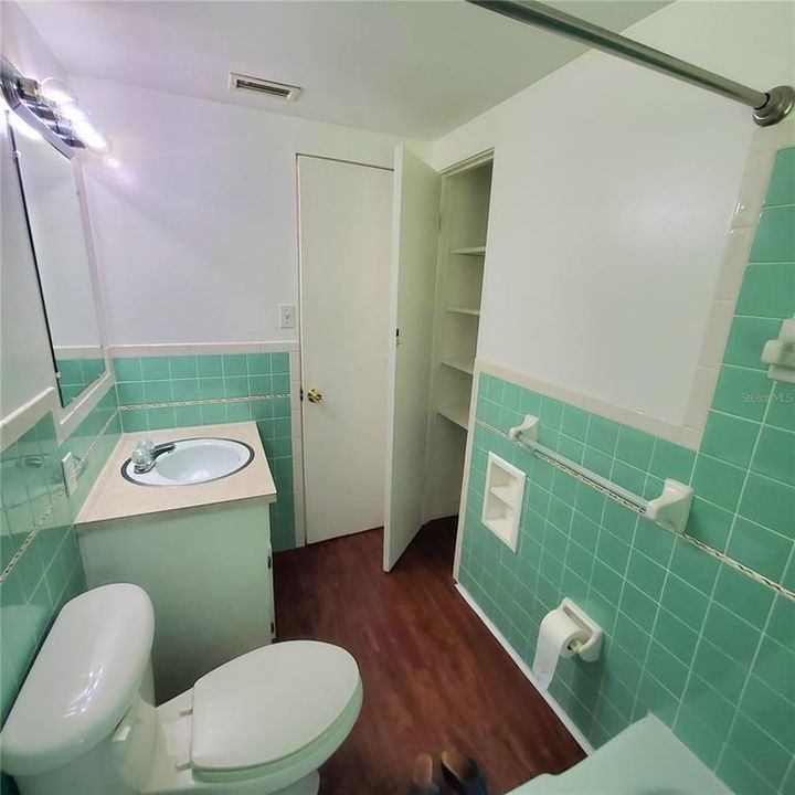 2nd bathroom