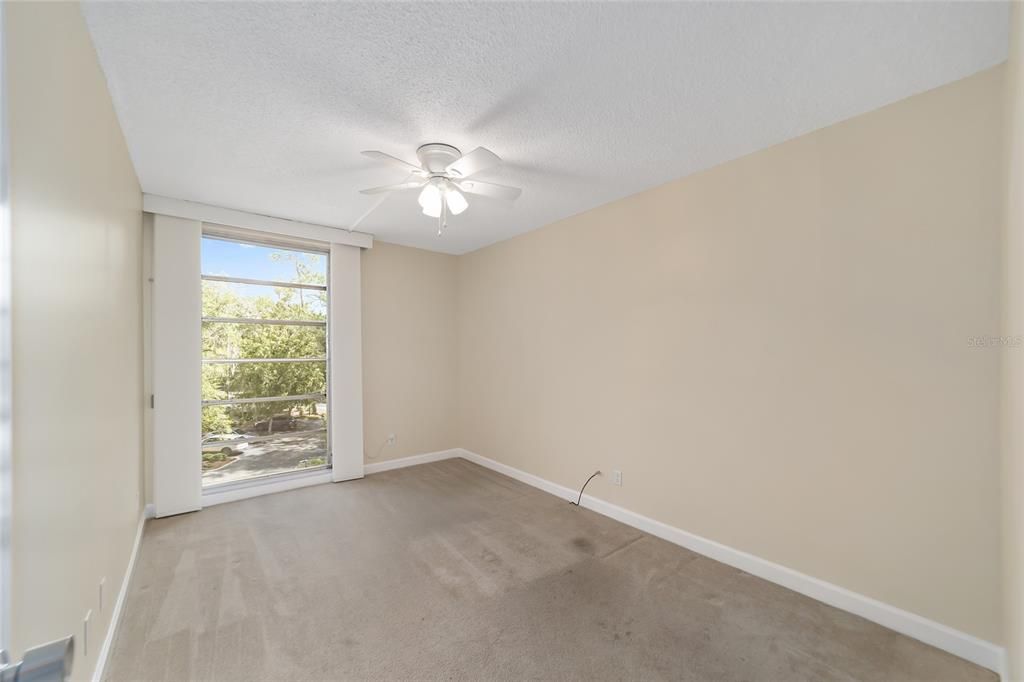 For Sale: $335,500 (3 beds, 2 baths, 1852 Square Feet)