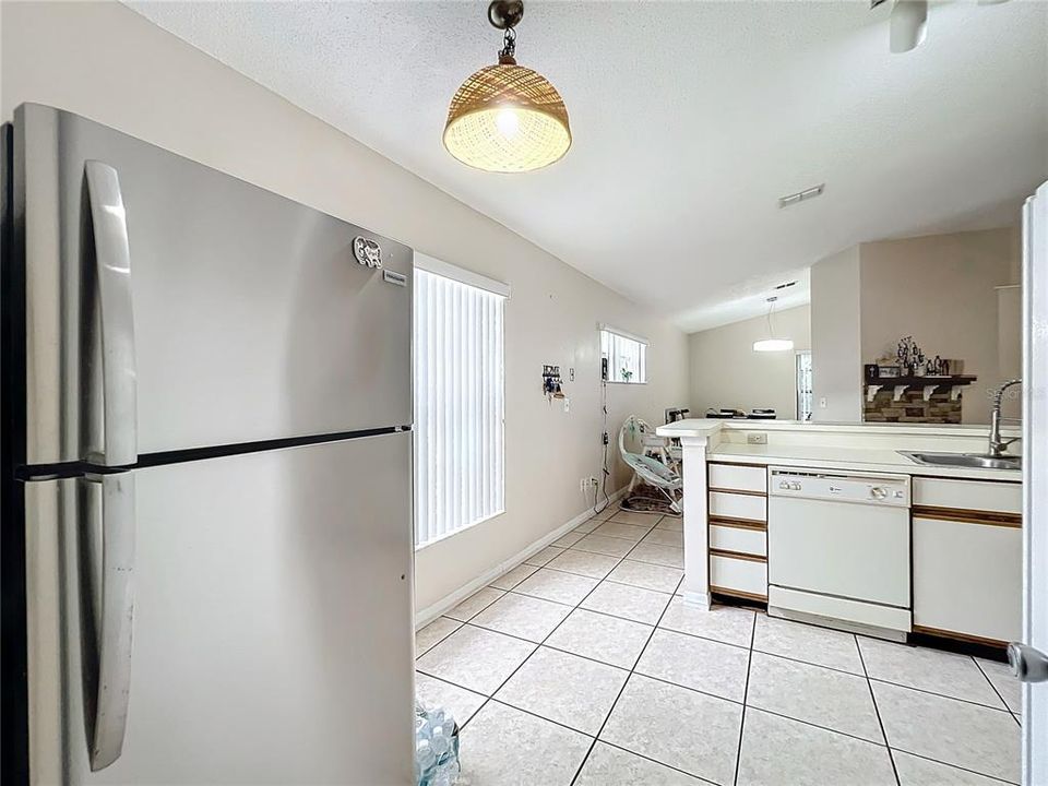 For Sale: $399,900 (3 beds, 2 baths, 1465 Square Feet)